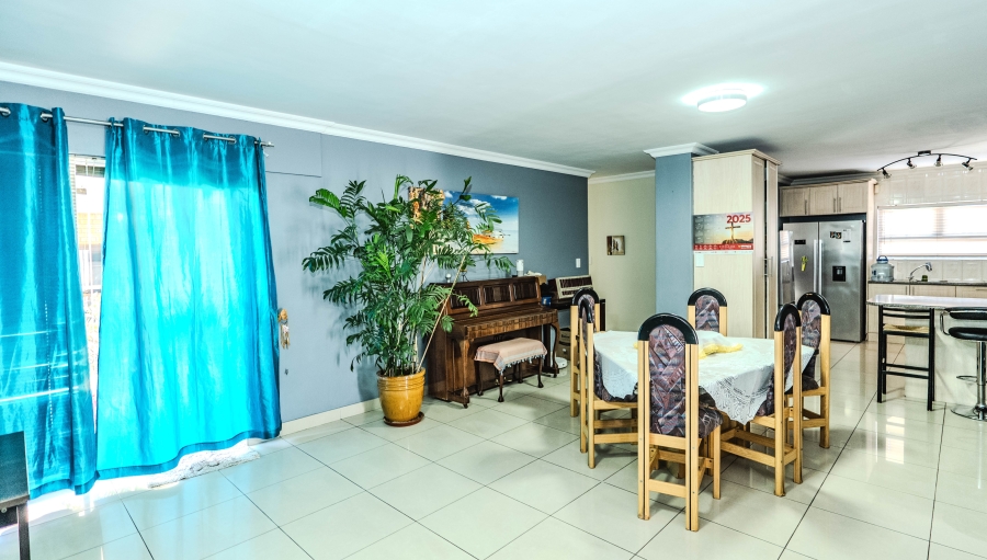 6 Bedroom Property for Sale in Rouxville Western Cape